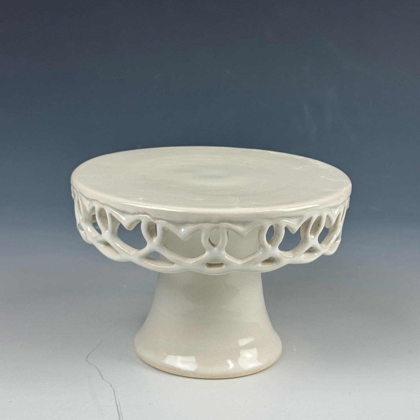 Cake Plate - Mini White Hearts