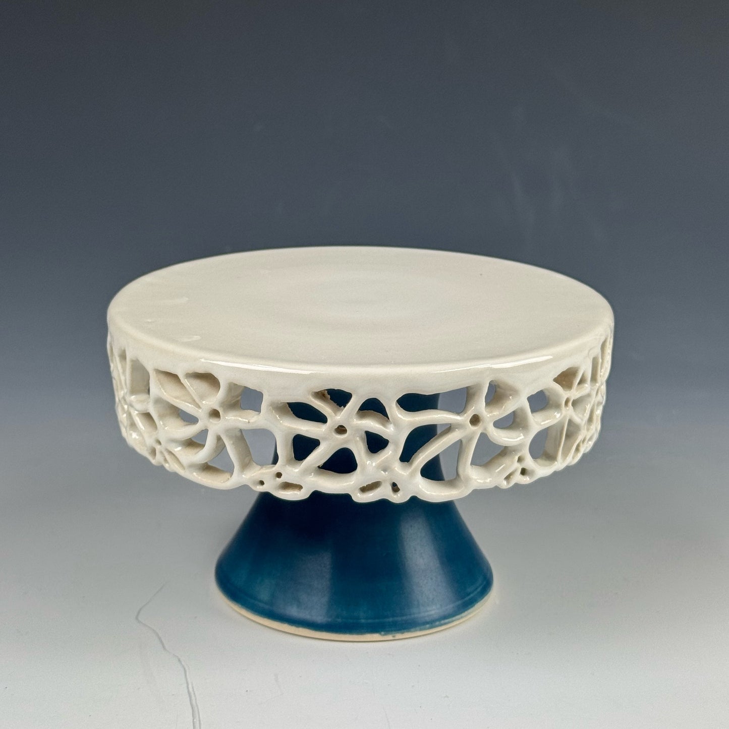 Cake Plate - Mini Blue and White Flowers