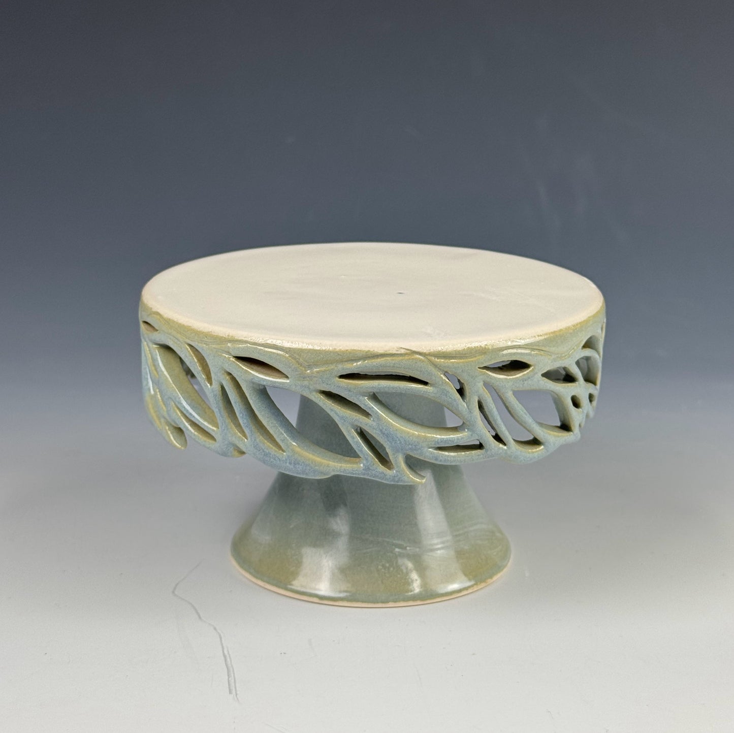 Cake Plate - Mini Bluish Green and White Magnolias