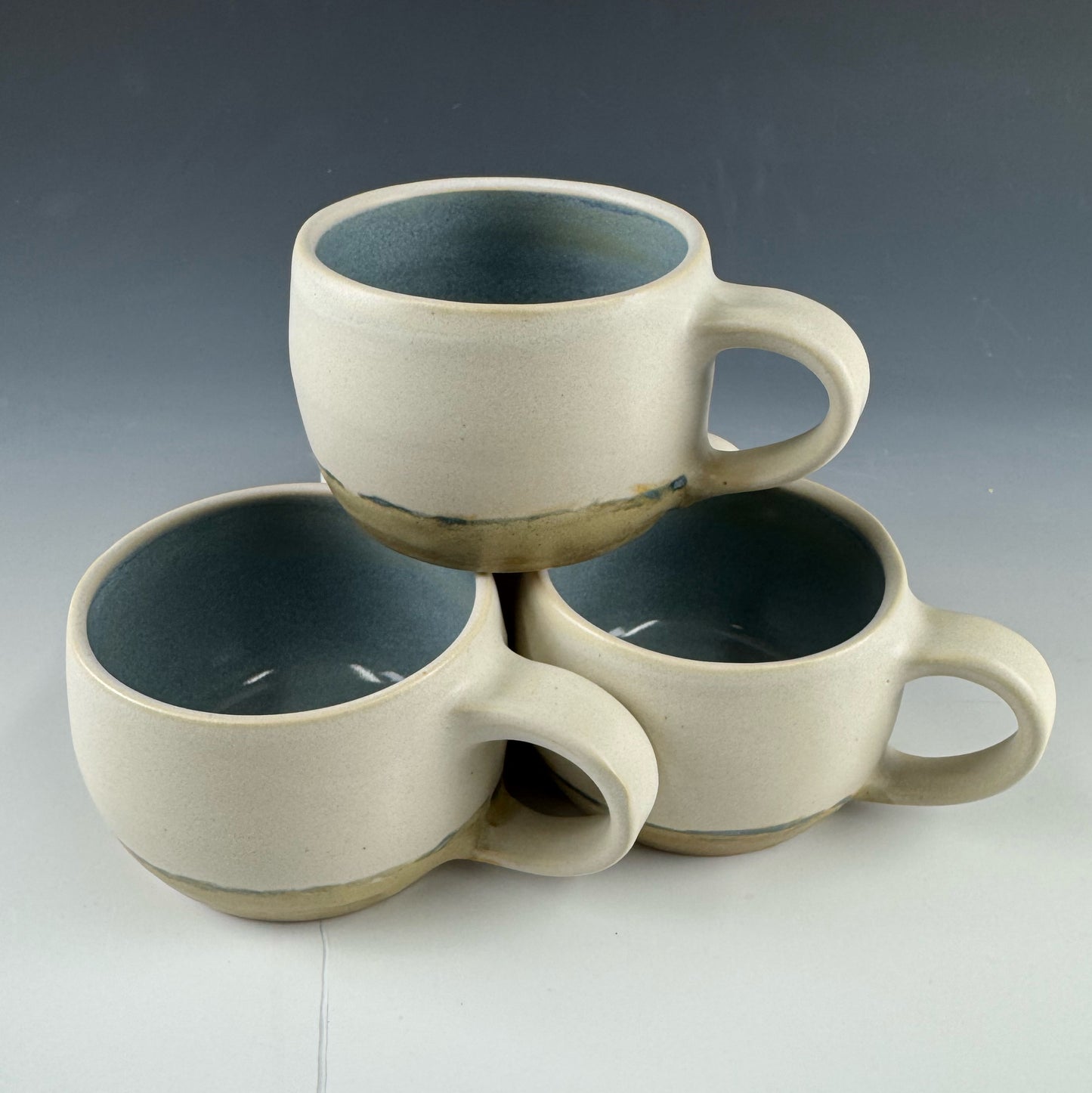 Mug - Sand, water, clear skies