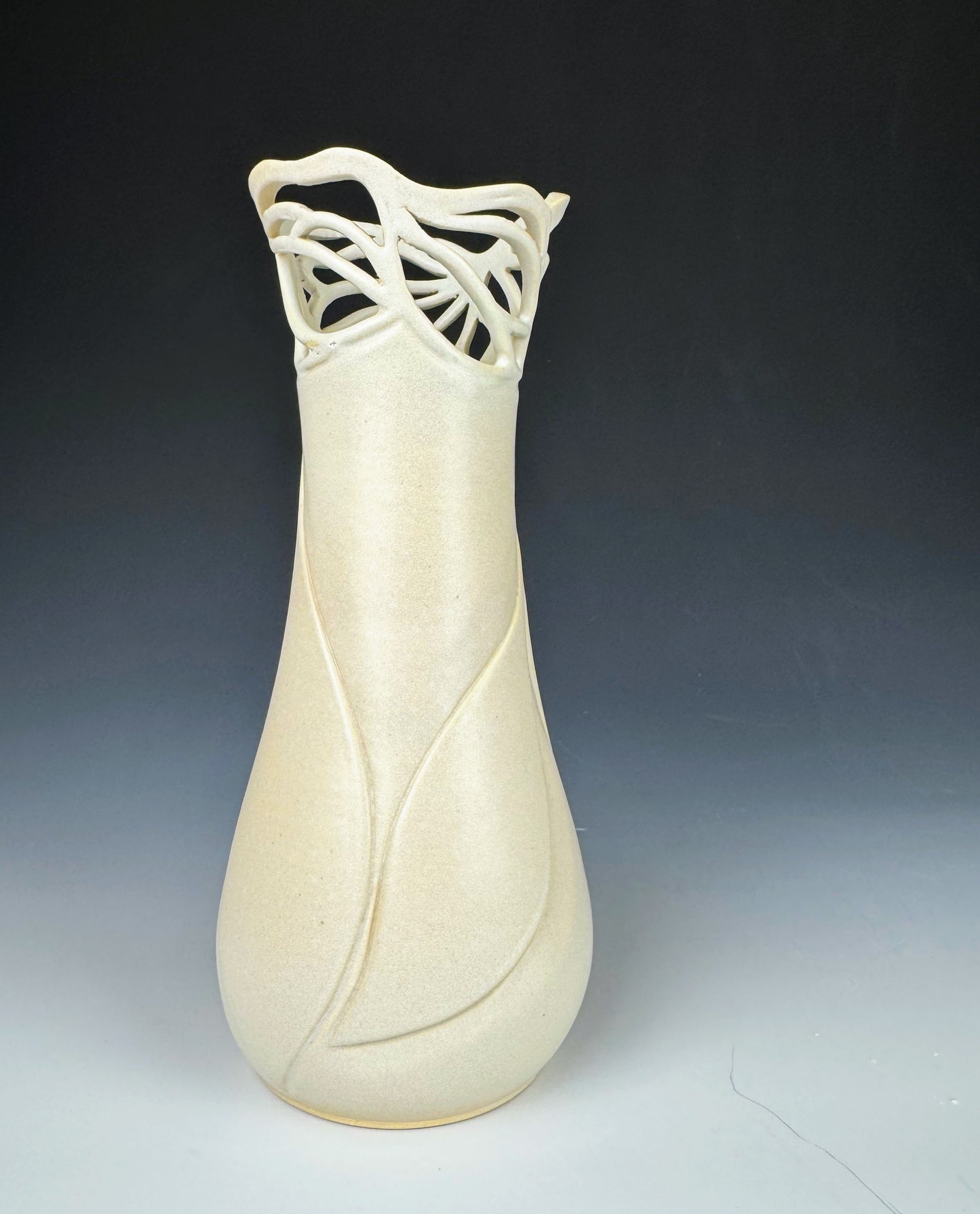 Vase - Magnolia blossom and leaf